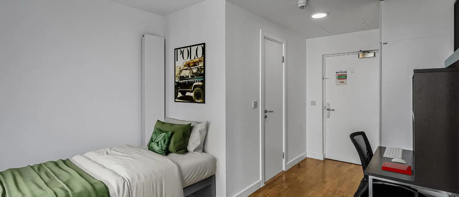 Bronze Ensuite Landmark View Upper Level