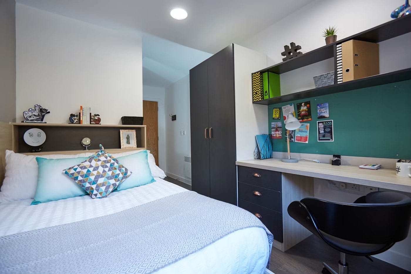 Bronze Ensuite
