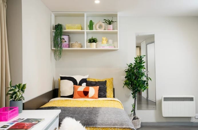 Ensuite room
