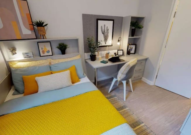Silver En Suite