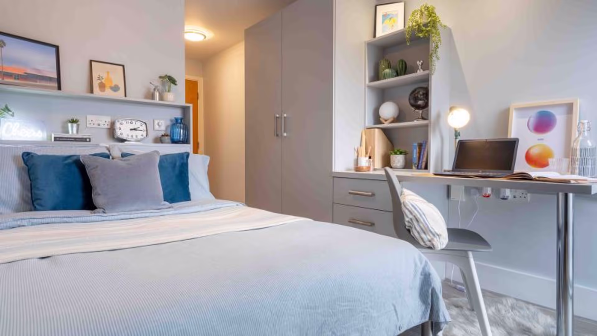 Bronze Ensuite