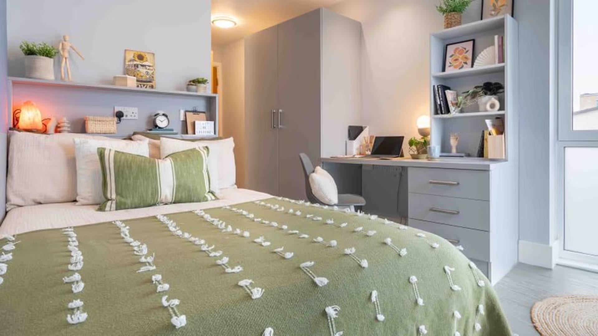 Silver Ensuite